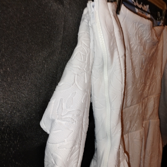 VTG Off The Shoulder wedding dress - Picture 6 of 13